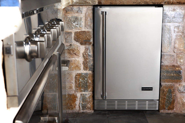 Coyote 24" Refrigerator With Right Hinge